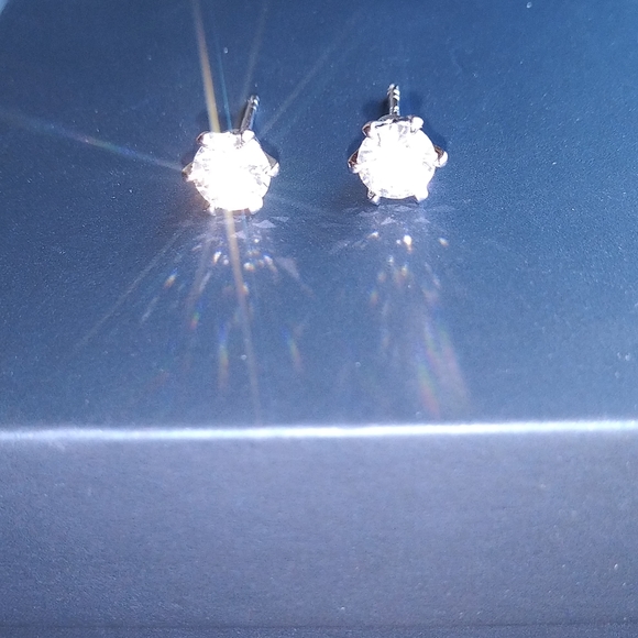 NEW 1ctw Moissanite Martini Diamond Stud UNISEX Earrings in Silver Certified - Picture 14 of 15